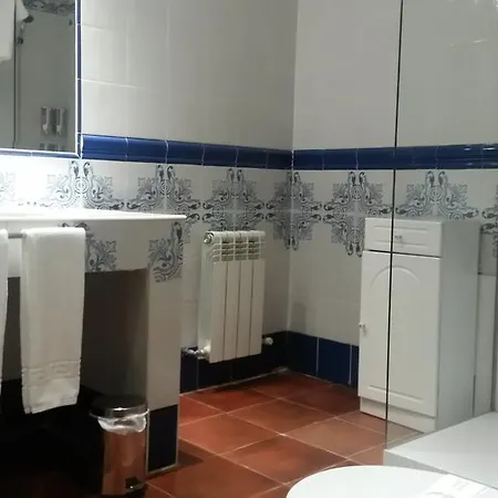 מלון Palacio De Monjaraz 2*