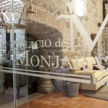 Palacio De Monjaraz Otel Ávila