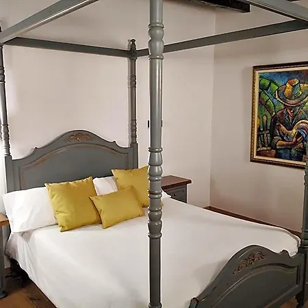 Otel Palacio De Monjaraz 2*