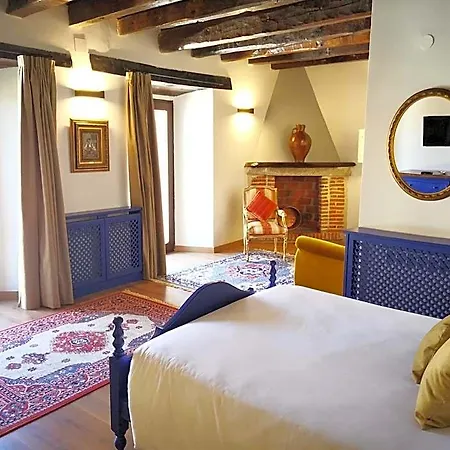Palacio De Monjaraz 2*
