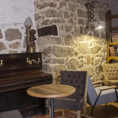 Hotel Palacio De Monjaraz 2*