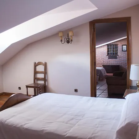 Palacio De Monjaraz 2* Ávila