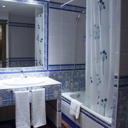 Palacio De Monjaraz מלון Ávila