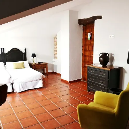 Otel Palacio De Monjaraz 2*