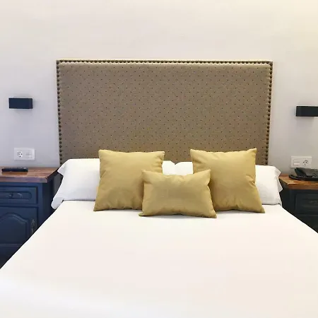 Palacio De Monjaraz מלון Ávila