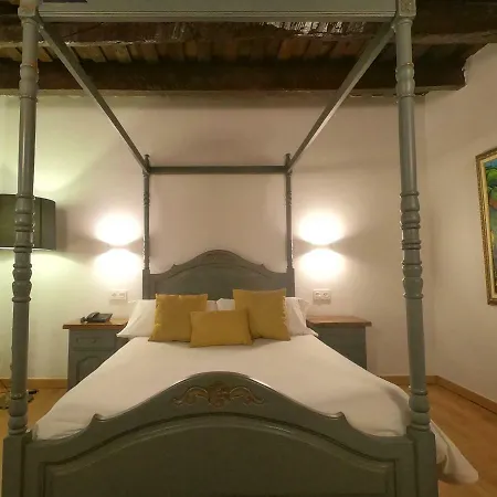 Palacio De Monjaraz מלון Ávila