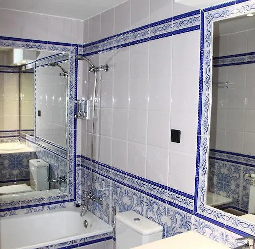 Hotel Palacio De Monjaraz 2*