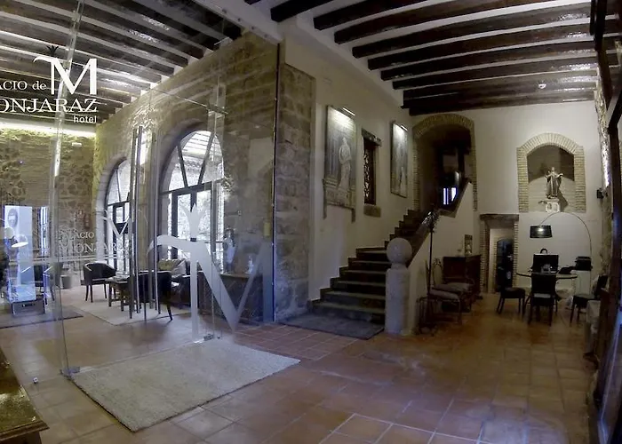 Palacio De Monjaraz 2* Ávila