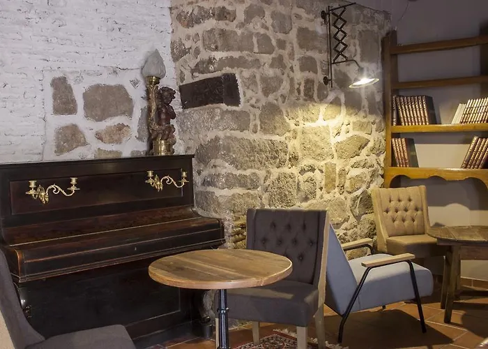 Hotel Palacio De Monjaraz 2*