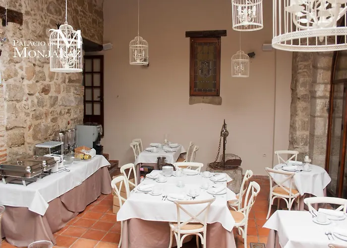 Palacio De Monjaraz Hotel Ávila