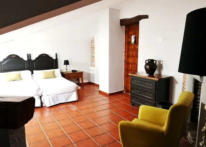 Hotel Palacio De Monjaraz 2*