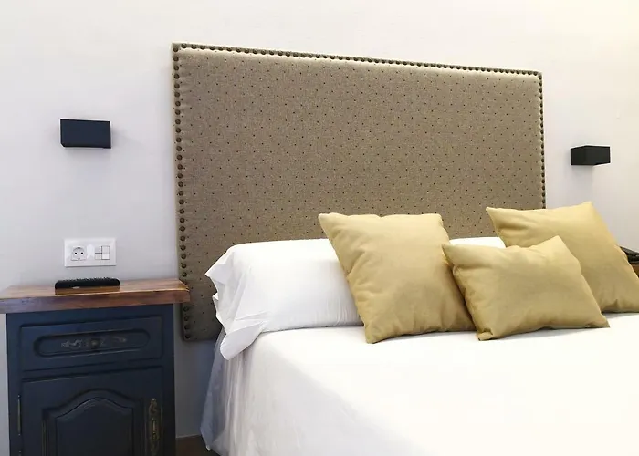 팔라시오 드 몽하라스 2* Ávila