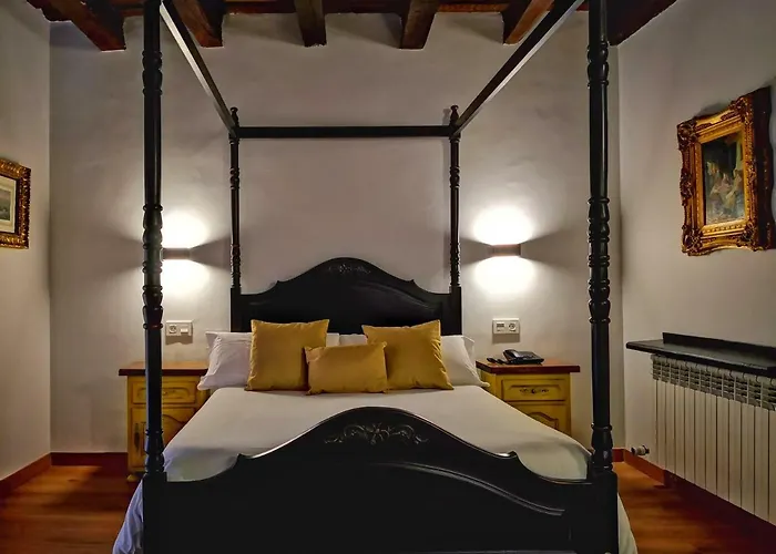 Palacio De Monjaraz 2* Ávila