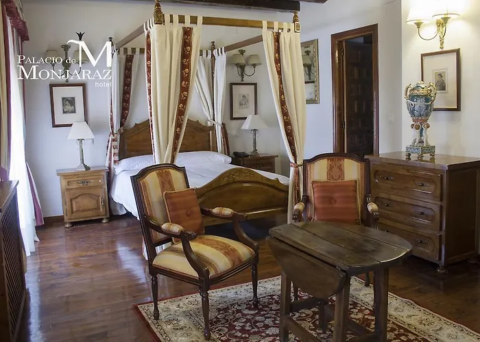 מלון Palacio De Monjaraz Ávila